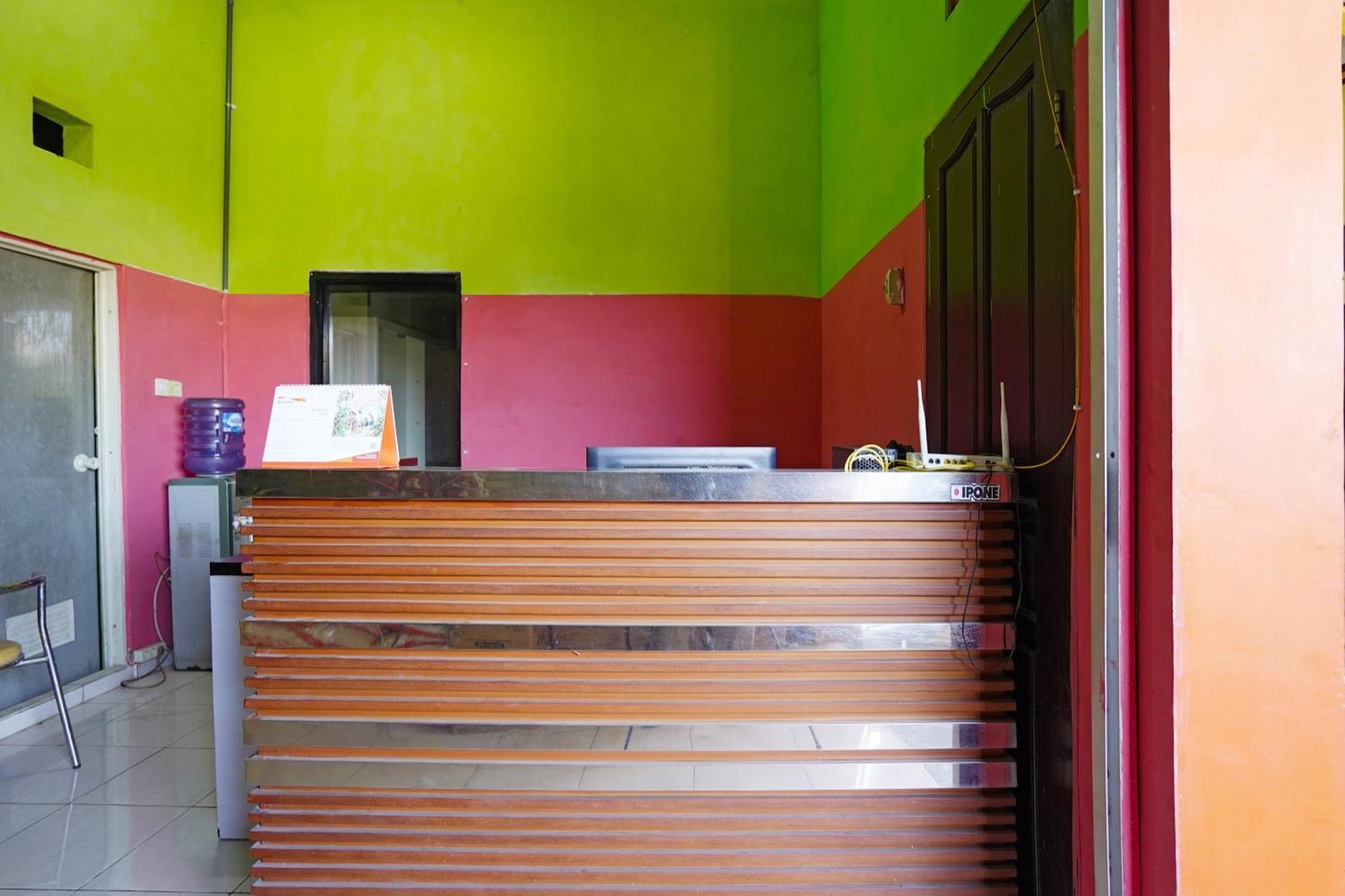 Oyo 91583 D'Cost Green Syariah Brebek Exterior photo