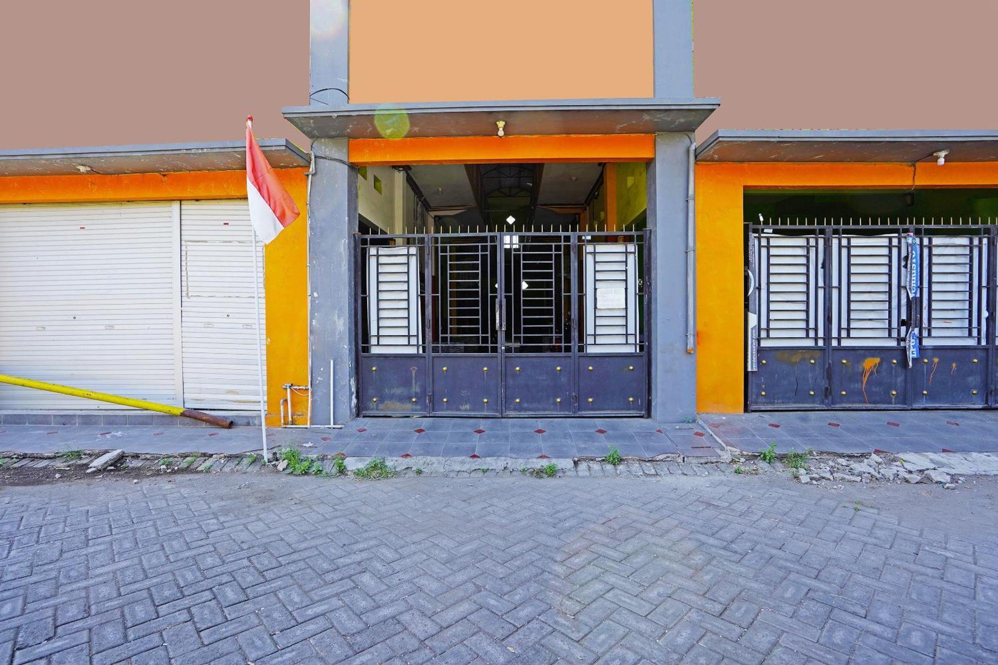 Oyo 91583 D'Cost Green Syariah Surabaya Exterior photo