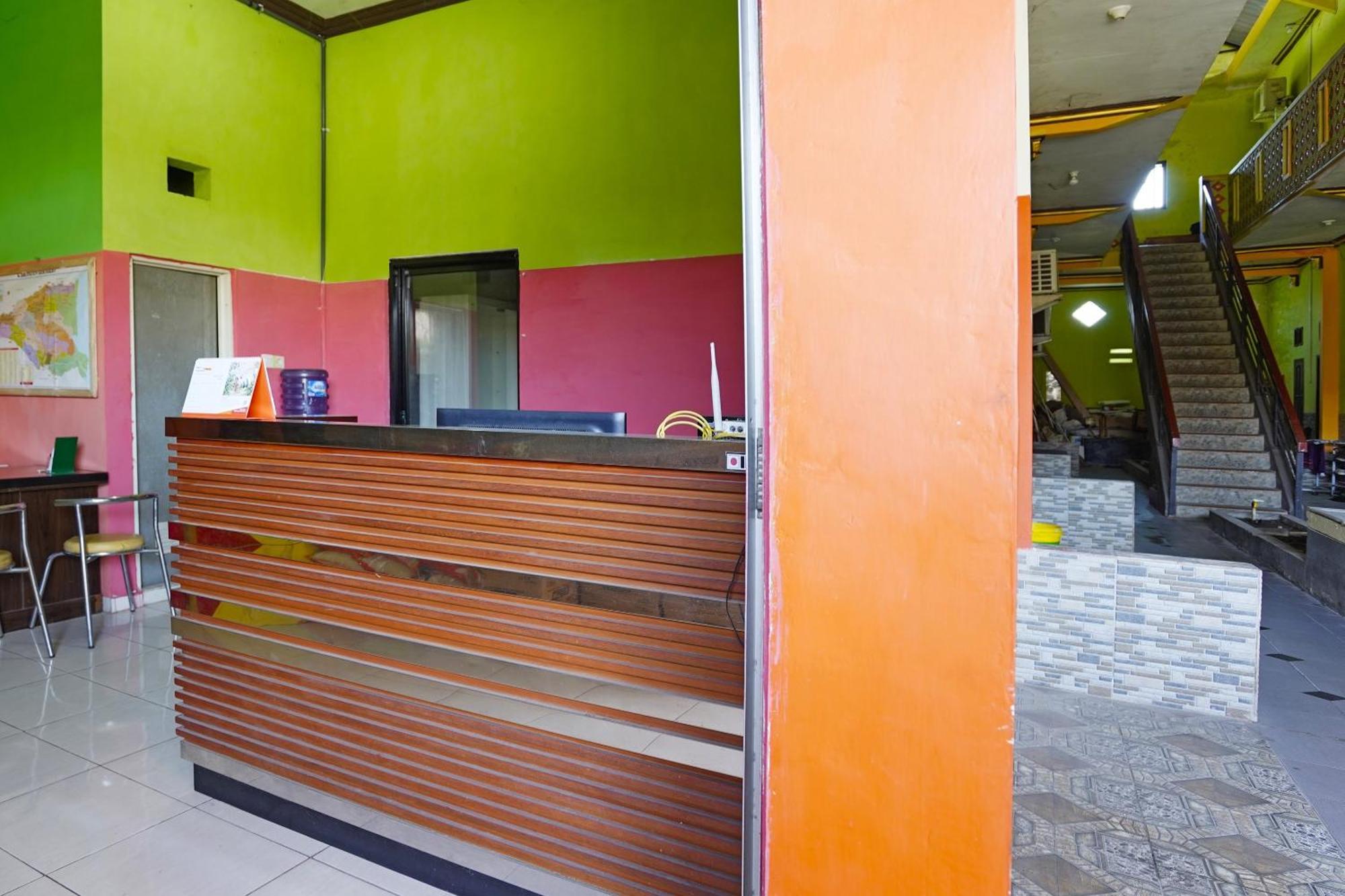 Oyo 91583 D'Cost Green Syariah Brebek Exterior photo